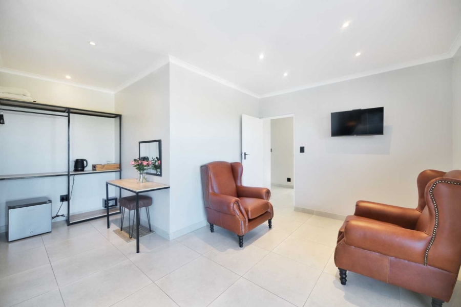 9 Bedroom Property for Sale in Westcliff Western Cape
